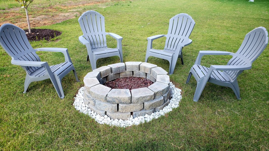 Easy Budget Friendly Diy Fire Pit, How To Lay Pavers Around A Fire Pit